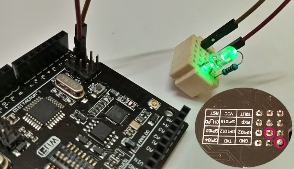 Плата Arduino Uno Wi-Fi