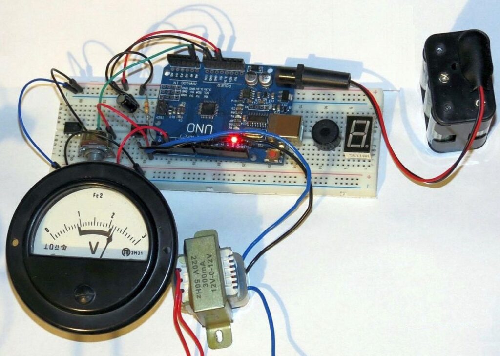 Аналоговый вольтметр на Arduino